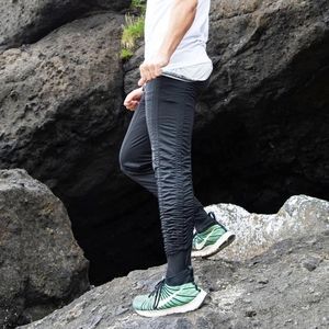 Men's Resistance Band yoga/running pants. Black, NWT, Medium